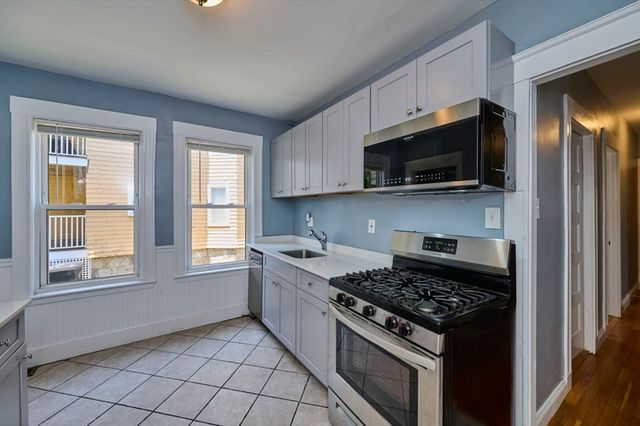 41 King St 1, Boston, MA 02122