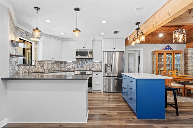 608 Gunnison Drive, Arlington, TX 76006