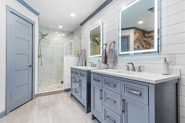 608 Gunnison Drive, Arlington, TX 76006