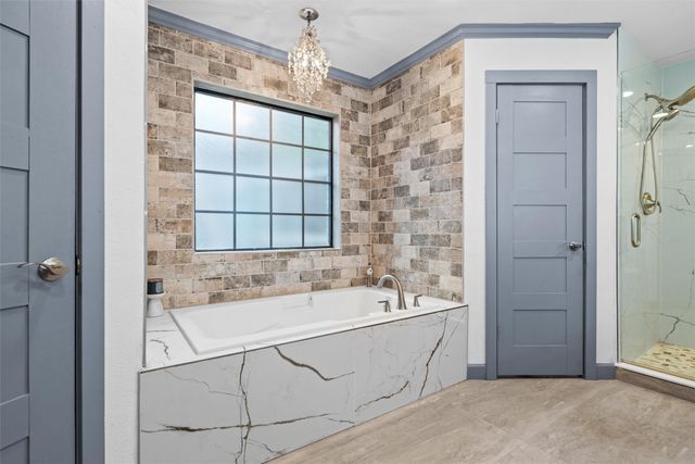 608 Gunnison Drive, Arlington, TX 76006