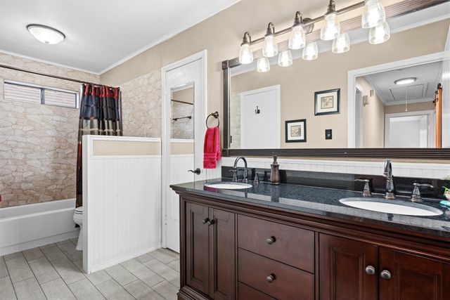 608 Gunnison Drive, Arlington, TX 76006