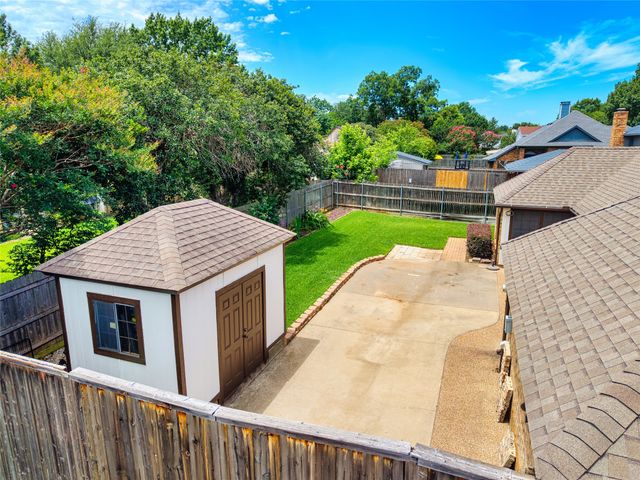 608 Gunnison Drive, Arlington, TX 76006