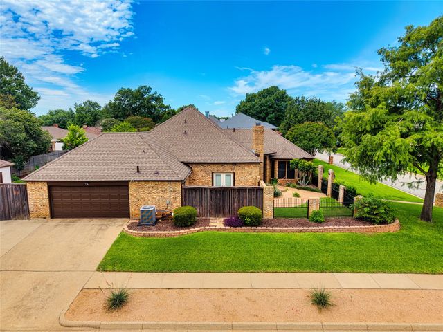 608 Gunnison Drive, Arlington, TX 76006