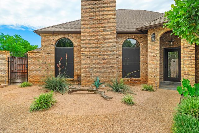 608 Gunnison Drive, Arlington, TX 76006
