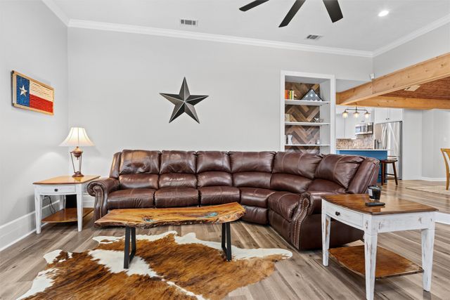 608 Gunnison Drive, Arlington, TX 76006