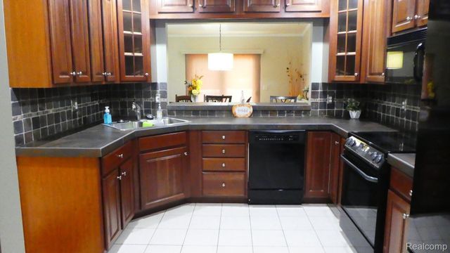 8051 Prestonwood Court, Flushing Charter Township, MI 48433