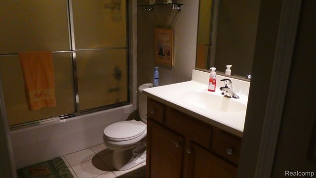 8051 Prestonwood Court, Flushing Charter Township, MI 48433