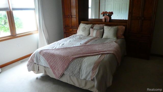 8051 Prestonwood Court, Flushing Charter Township, MI 48433