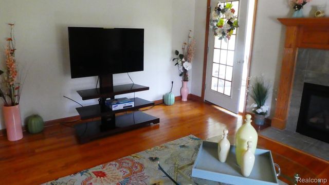 8051 Prestonwood Court, Flushing Charter Township, MI 48433