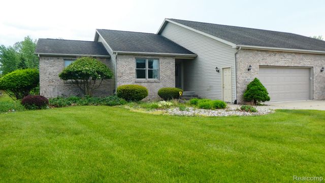 8051 Prestonwood Court, Flushing Charter Township, MI 48433