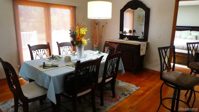 8051 Prestonwood Court, Flushing Charter Township, MI 48433