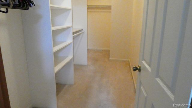 8051 Prestonwood Court, Flushing Charter Township, MI 48433