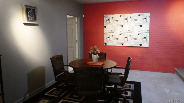 8051 Prestonwood Court, Flushing Charter Township, MI 48433