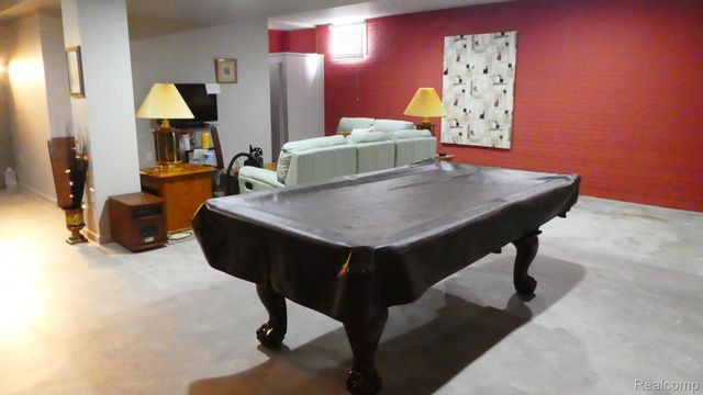 8051 Prestonwood Court, Flushing Charter Township, MI 48433