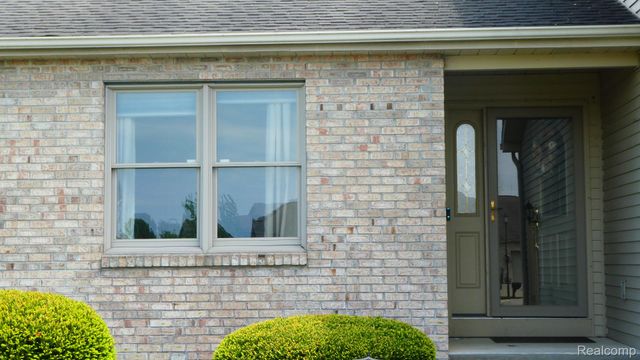 8051 Prestonwood Court, Flushing Charter Township, MI 48433