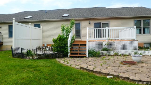 8051 Prestonwood Court, Flushing Charter Township, MI 48433