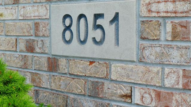 8051 Prestonwood Court, Flushing Charter Township, MI 48433