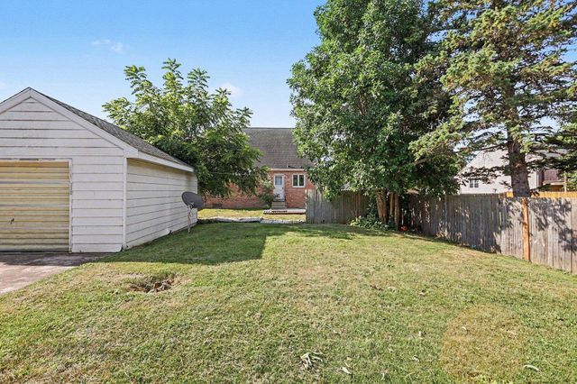 1906 James Street, Essexville, MI 48732