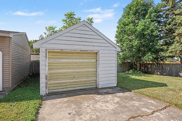 1906 James Street, Essexville, MI 48732