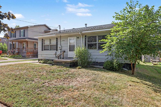 1906 James Street, Essexville, MI 48732
