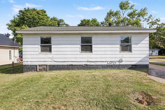 1906 James Street, Essexville, MI 48732