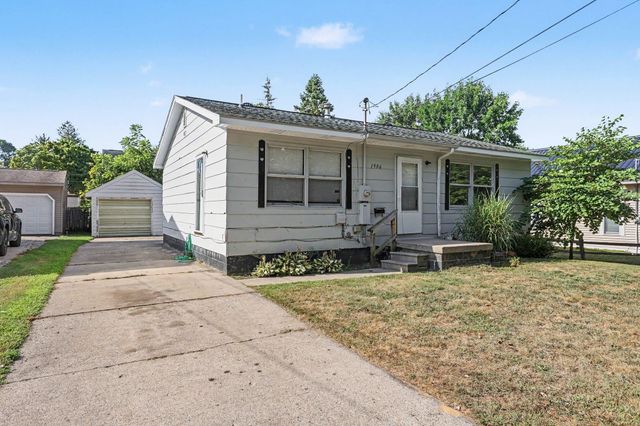 1906 James Street, Essexville, MI 48732