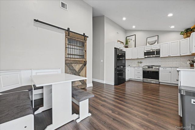 865 N Broadway, Massapequa, NY 11758