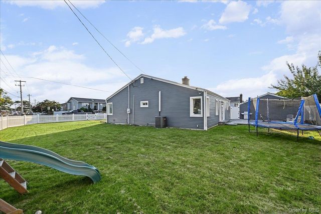 865 N Broadway, Massapequa, NY 11758