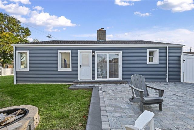 865 N Broadway, Massapequa, NY 11758