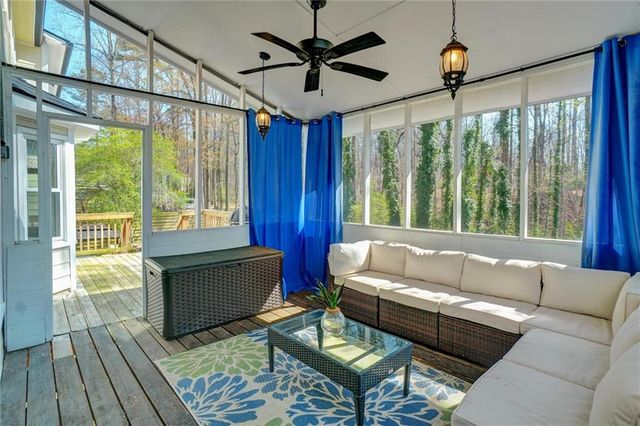 1033 Knotts Pointe Drive, Woodstock, GA 30188