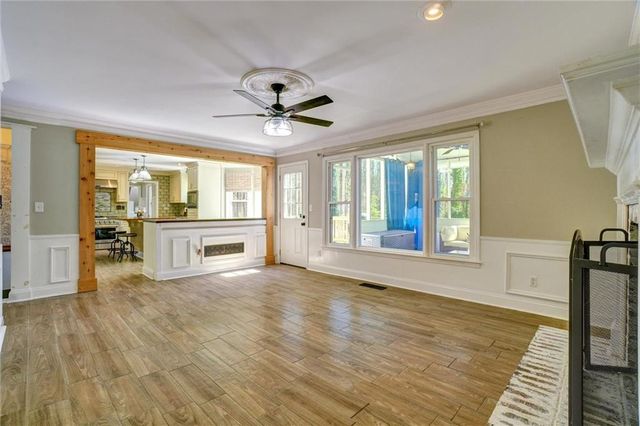 1033 Knotts Pointe Drive, Woodstock, GA 30188