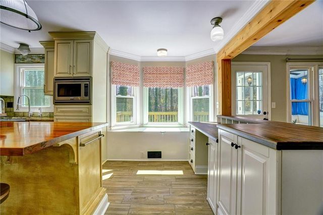 1033 Knotts Pointe Drive, Woodstock, GA 30188