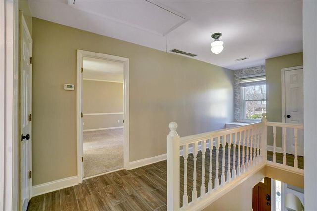 1033 Knotts Pointe Drive, Woodstock, GA 30188