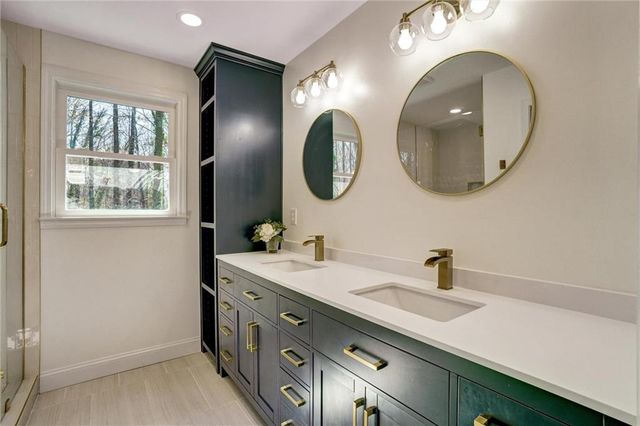 1033 Knotts Pointe Drive, Woodstock, GA 30188