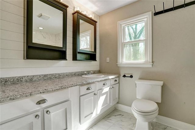 1033 Knotts Pointe Drive, Woodstock, GA 30188