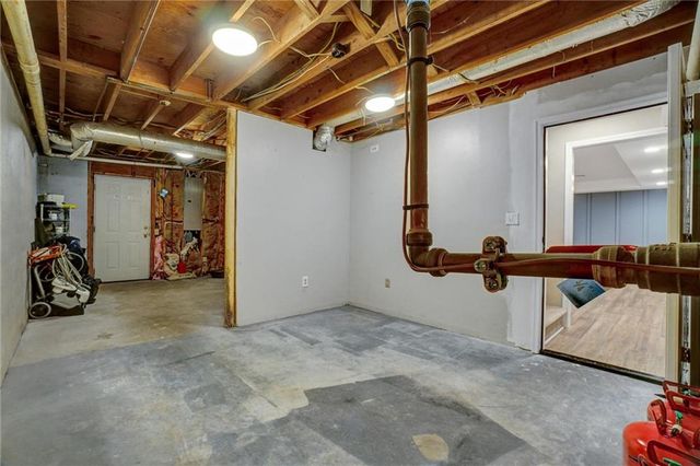 1033 Knotts Pointe Drive, Woodstock, GA 30188