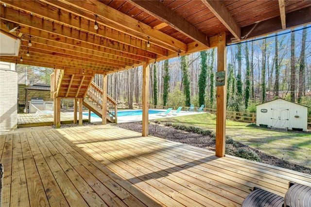 1033 Knotts Pointe Drive, Woodstock, GA 30188