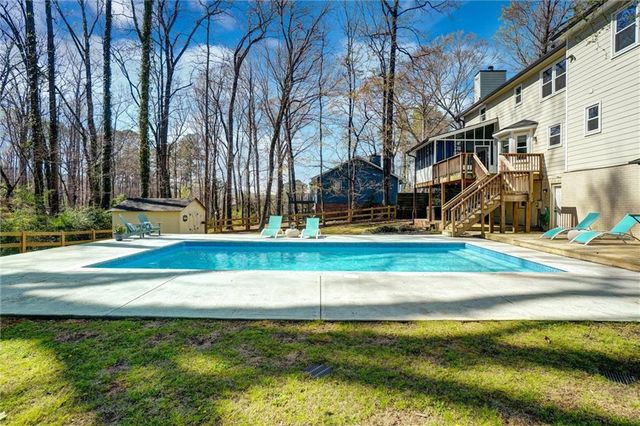 1033 Knotts Pointe Drive, Woodstock, GA 30188