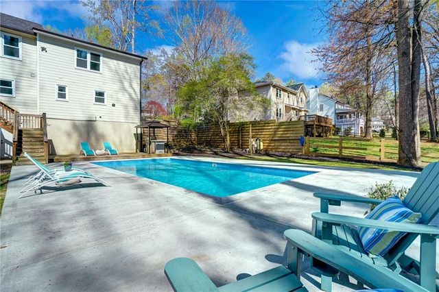 1033 Knotts Pointe Drive, Woodstock, GA 30188