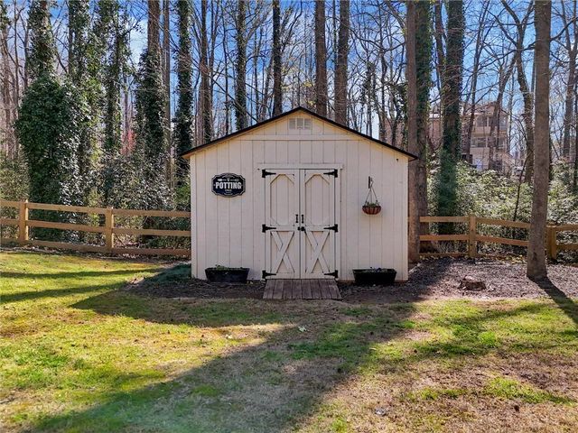 1033 Knotts Pointe Drive, Woodstock, GA 30188