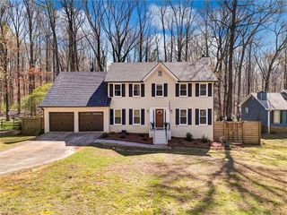 1033 Knotts Pointe Drive, Woodstock, GA 30188