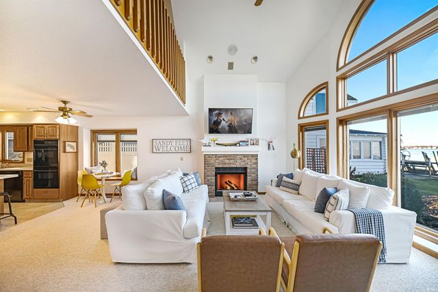 6458 E Waco Drive, Syracuse, IN 46567