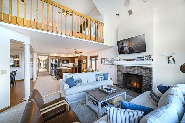 6458 E Waco Drive, Syracuse, IN 46567