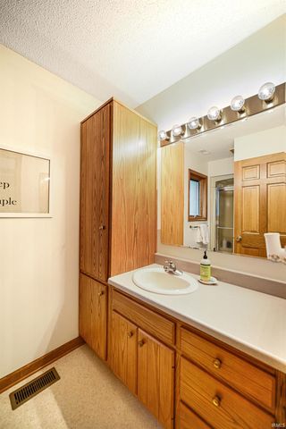 6458 E Waco Drive, Syracuse, IN 46567