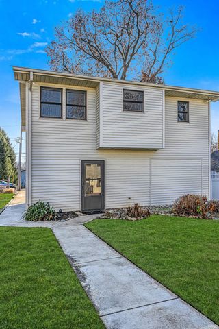 6458 E Waco Drive, Syracuse, IN 46567