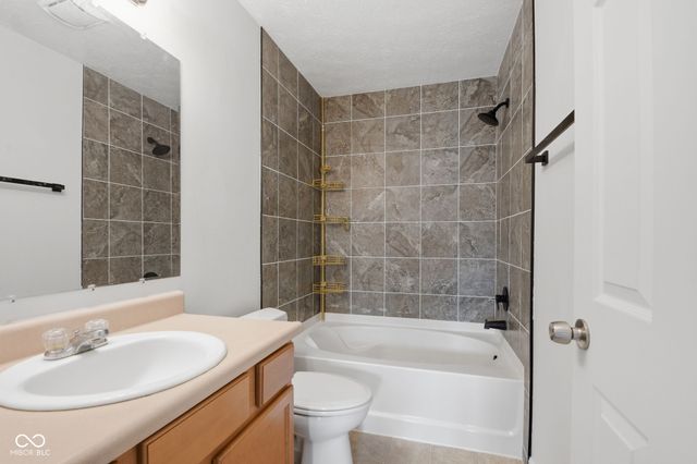 6946 Fair Ridge Drive, Indianapolis, IN 46221