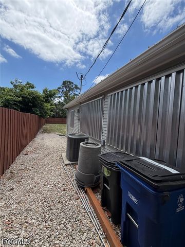 7386 Pine DR, Fort Myers, FL 33967