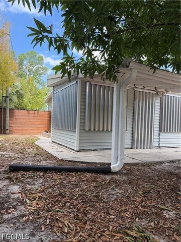 7386 Pine DR, Fort Myers, FL 33967