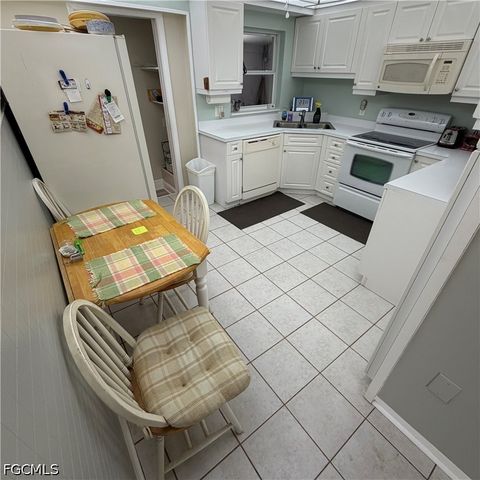 7386 Pine DR, Fort Myers, FL 33967