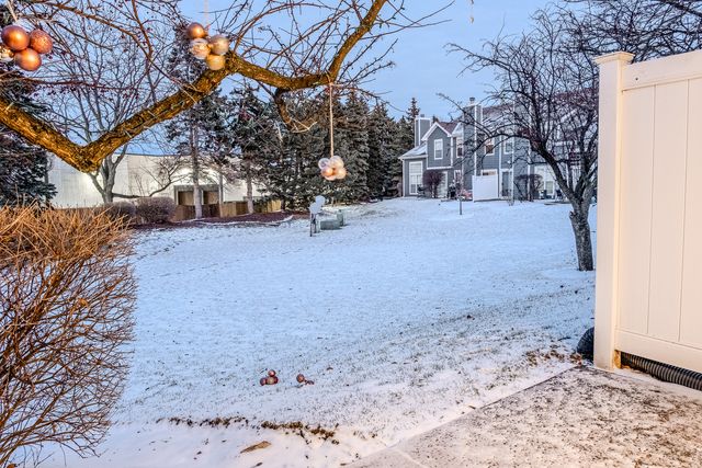 142 Kennebunk Court, Glendale Heights, IL 60139